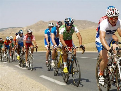 Cyclisme: près de 60 athlètes prennent part au 1er tour de Aïn Defla