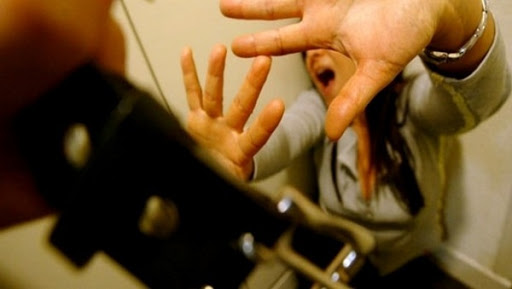 Dispositions de loi contre les violences faites aux femmes: l&rsquo;amendement « positif », mérite d&rsquo;être complété