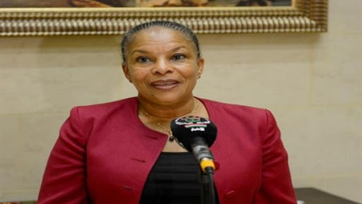 Favoriser les politiques sociales pour combattre le recrutement de DAESH C. Taubira souhaiterait que les jeunes soient plus fascinés par la vie que par la mort