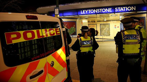 L’attaque au couteau dans le métro de Londres considérée comme un acte terroriste selon la police