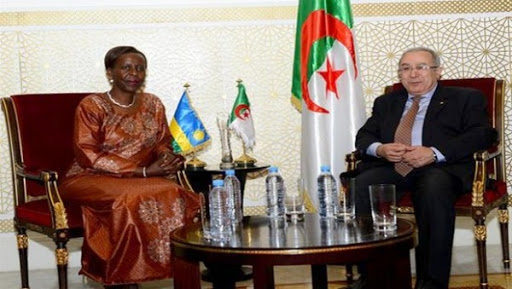 Le ministre des Affaires étrangères reçoit à Oran son homologue rwandaise