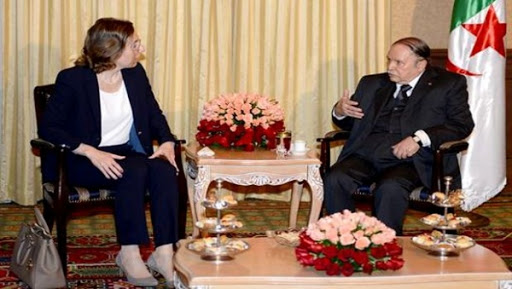 Le président Bouteflika reçoit le nouvel ambassadeur de Hongrie en Algérie
