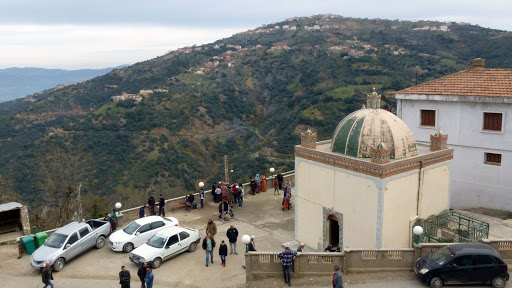 le village de Hocine Ait-Ahmed se prépare à accueillir la dépouille de son fils