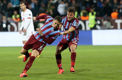 L’entraineur du Galatasaray insiste pour Medjani