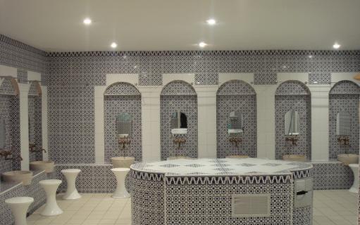 Les hammams revivifient la vie dans les villes et les quartiers