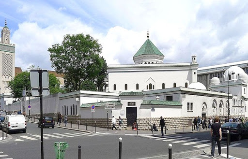 Les lieux de culte musulmans dans le viseur de la police Mosquées de France : des perquisitions controversées