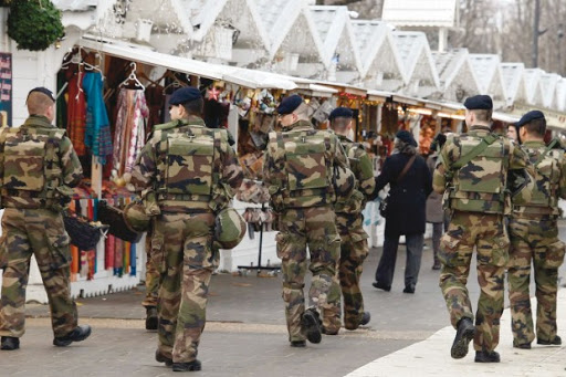 Moscou ferme la place rouge, les capitales européennes sur le qui-vive Terrorisme : un réveillon sous haute sécurité