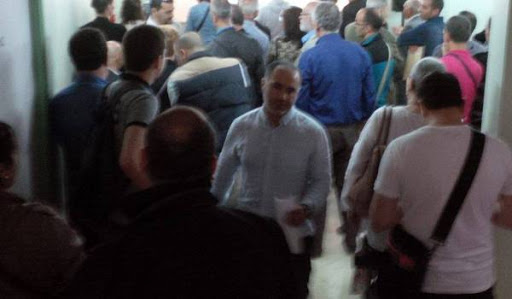 Pagaille et vente de ticket d’entrée au consulat algérien de Nanterre