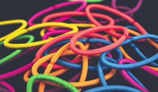 Porter vos élastiques à votre poignet peut être dangereux pour la santé