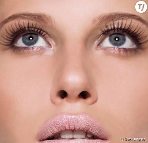 Pourquoi cette nouvelle tendance beauté pour avoir des cils parfaits est dangereuse