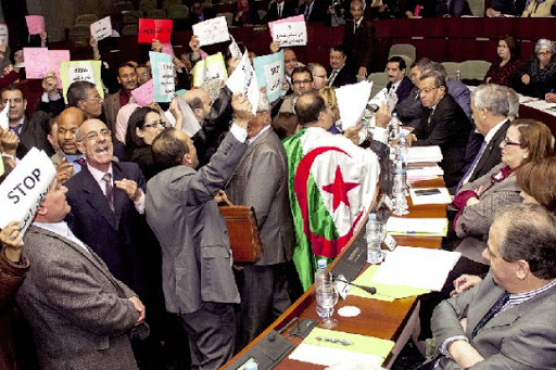 Quand meurt le débat…