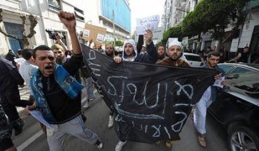 Qui a intérêt à vendre l’Algérie au Qatar ou à l’Arabie saoudite ?