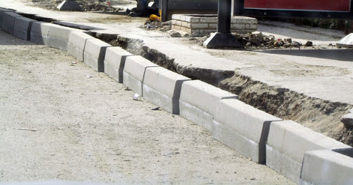 Trottoirs défoncés, rues mal éclairées et fuites d’eau, La voirie urbaine dans un état chaotique