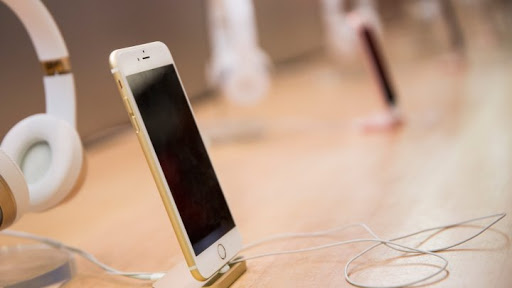 Apple : toujours des records, mais une progression des ventes d&rsquo;iPhone à la baisse