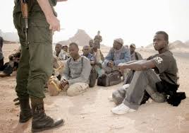 Arrestation de 3 contrebandiers et de 8 clandestins à Tamanrasset