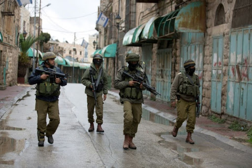 Cisjordanie: un Palestinien attaque des soldats israéliens au couteau avant d’être abattu