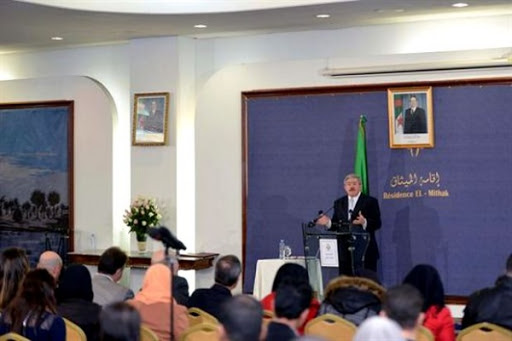 Constitution: Bouteflika veut que les consultations prennent le caractère d&rsquo;un « dialogue national »