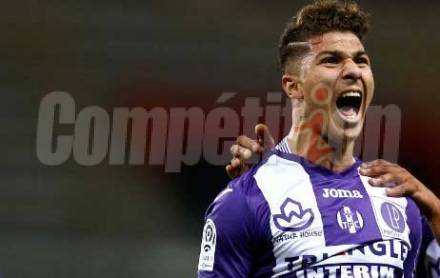 En : Arsenal à fond sur Machach