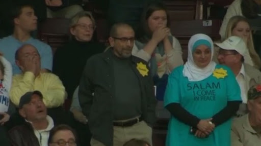 États-Unis : une musulmane expulsée d&rsquo;un meeting du républicain Donald Trump