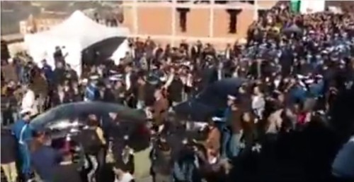 Funérailles de Ait Ahmed : Les officiels quittent précipitamment les lieux ( Vidéo)