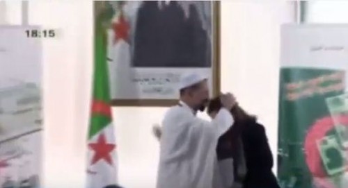Inédit, un imam embrasse la ministre Mme Mounia Meslem