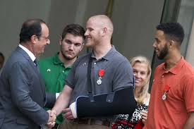 La France décore ses héros antiterroristes