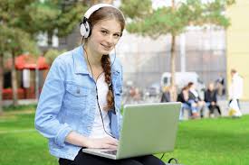 Les ados doivent baisser le son !