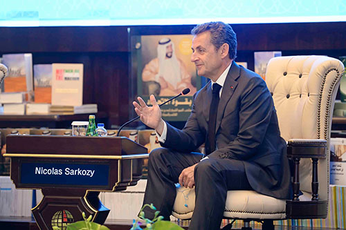 Nicolas Sarkozy récidive, critique l&rsquo;Algérie et fait l&rsquo;éloge du roi marocain