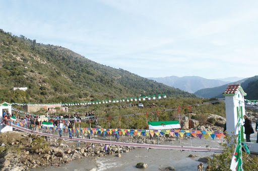 Pour la première fois dans l’histoire de Jijel: Les habitants du village Beni Ferah construisent un pont