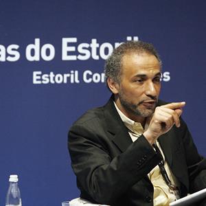 Tariq Ramadan : «On ne peut pas dire en parlant de Daesh, ça n&rsquo;a rien à voir avec l&rsquo;Islam»