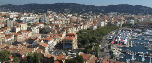 Trois Algériens écopent jusqu&rsquo;à 14 ans de prison pour vol de bijoux pendant le Festival de Cannes