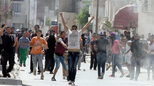 Tunisie : “les affrontements sont le seul moyen pour que le gouvernement nous entende”