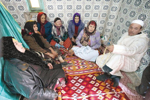 Veillée funèbre jeudi au village du défunt, Longue nuit d’attente et d’émotion à Ath-Ahmed