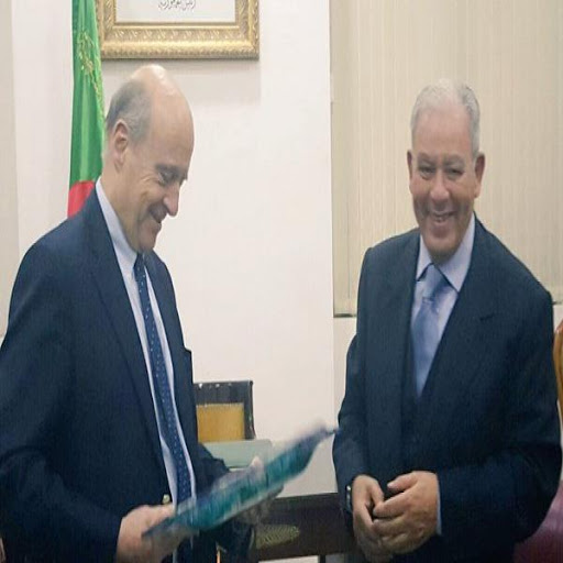 Alain Juppé entame une visite de travail en Algérie