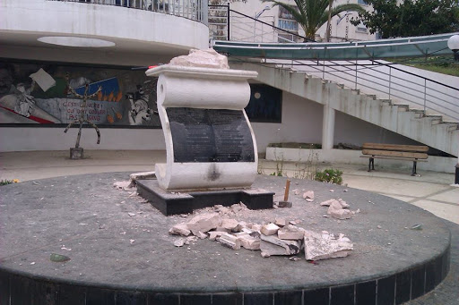 Béjaîa : la statue de Said Mekbel démolie !