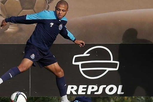 Brahimi reprend avec le groupe