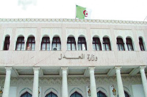 Dans une perspective de supprimer le jury populaire: le ministre de la Justice envoie une note aux bâtonniers