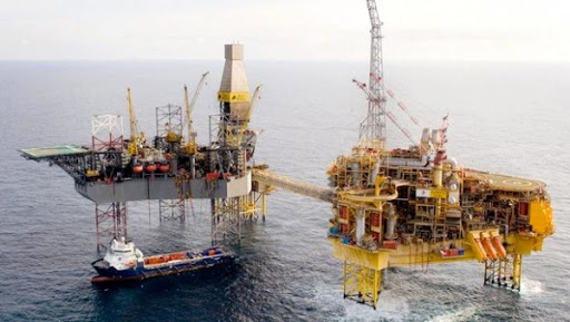 Des majors pétroliers inquiets de la forte baisse des investissements