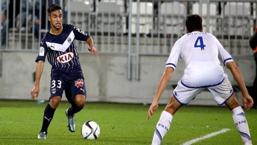 Football: Adam Ounas tranchera « dans une année » entre les Verts et les Bleus