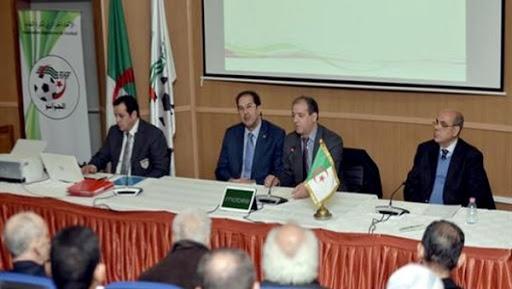 Football : création d&rsquo;une société par actions de la FAF