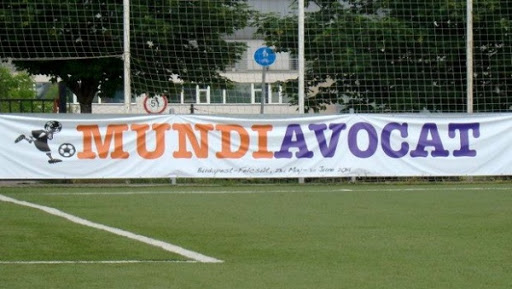 Football: l&rsquo;Algérie en lice pour l&rsquo;organisation de la Mundiavocat en 2018