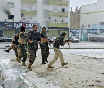 L&rsquo;Algérie déploie des moyens militaires impressionnants aux frontières Libyennes: le bouclier anti-Daesh