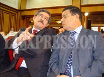 L&rsquo;article 51 de la constitution focalise les attaques de Saâdani contreOuyahia: les binationaux divisent les chefs