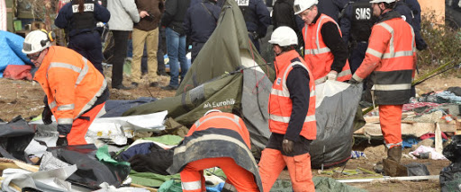Le démantèlement de la zone sud de la « jungle » de Calais a commencé