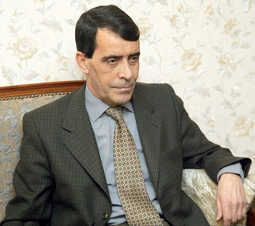 Le général Benhadid entame une grève de la faim