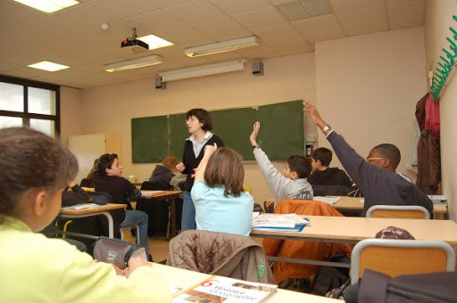 Le maire d&rsquo;une ville française veut interdire la langue arabe dans les écoles