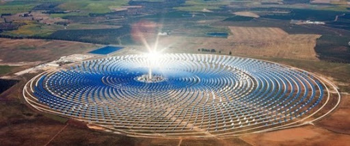 Le roi Mohammed VI inaugure la première centrale solaire Noor à Ouarzazate