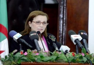 Mme Mounia Meslem à Illizi : Convention dans le domaine agricole pour la promotion de la femme dans le Sud et les Hauts-Plateaux