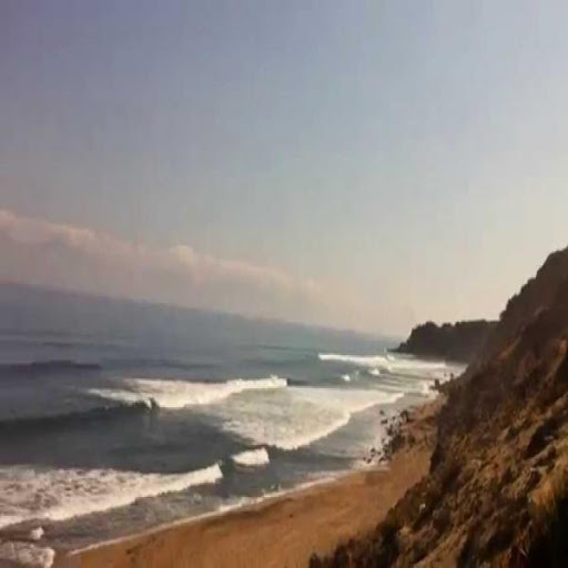 Naufrage aux larges de Tarf: un mort, trois personnes évacuées et 10 disparues