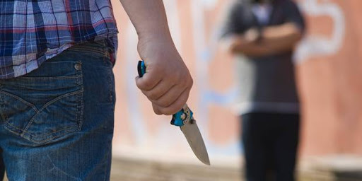 Un citoyen agresse un maire à l’arme blanche